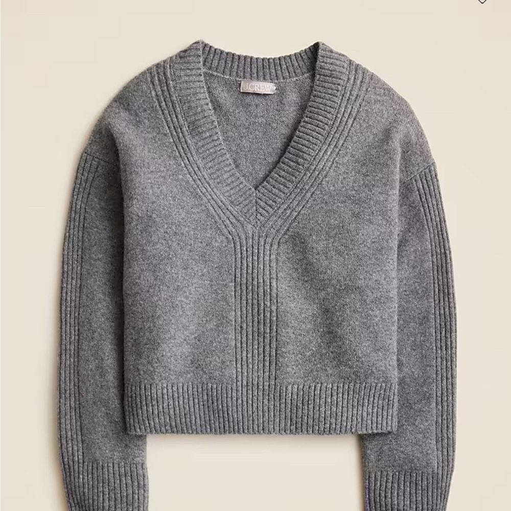 J. Crew Gray Relaxed V-neck sweater in Supersoft Yarn with Ribbed Detailing, XS